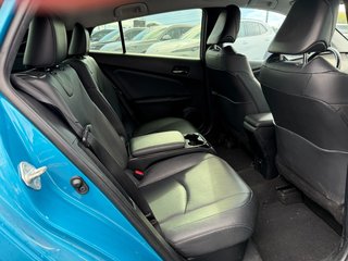2017 Toyota Prius Prime in Victoriaville, Quebec - 5 - w320h240px