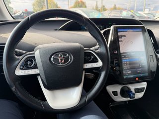 2017 Toyota Prius Prime in Victoriaville, Quebec - 17 - w320h240px