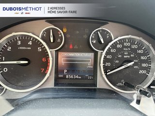 2017 Toyota Tundra in Plessisville, Quebec - 35 - w320h240px