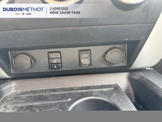 2017 Toyota Tundra in Plessisville, Quebec - 32 - w320h240px