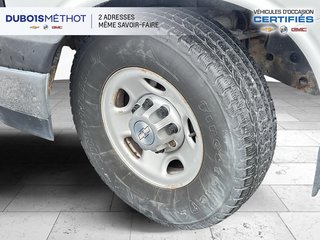 Chevrolet Express Cargo Van DURAMAX 2.8L DIESEL !!! 2017 à Victoriaville, Québec - 2 - w320h240px