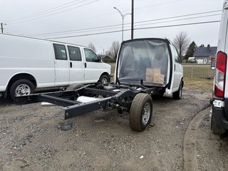 Chevrolet EXPRESS TRONQUEE 3500 139 PO  2025 à Victoriaville, Québec - 2 - w320h240px