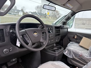 Chevrolet EXPRESS TRONQUEE 3500 139 PO  2025 à Victoriaville, Québec - 4 - w320h240px