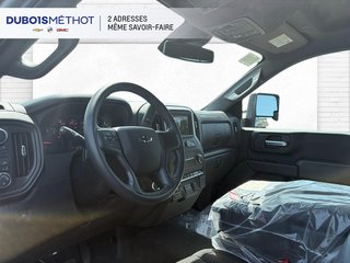 Chevrolet SILVERADO 2500 HD CUSTOM 2025 à Victoriaville, Québec - 4 - w320h240px