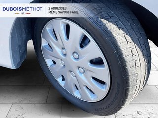 2010 Toyota Matrix XR, AIR CLIMATISEE, MANUEL VITRES ET DOORLOCKS !!! in Victoriaville, Quebec - 2 - w320h240px