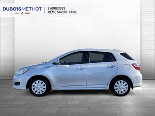 2010 Toyota Matrix XR, AIR CLIMATISEE, MANUEL VITRES ET DOORLOCKS !!! in Victoriaville, Quebec - 4 - w320h240px