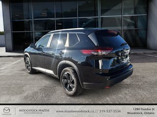2024 Nissan Rogue SV Moonroof
