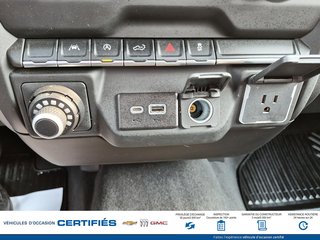 Chevrolet Silverado 1500 4WD Crew Cab  2022 à Alma, Québec - 22 - w320h240px