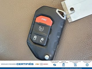 2021 Jeep WRANGLER in Alma, Quebec - 29 - w320h240px