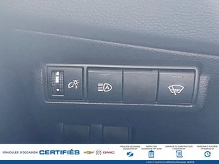Toyota COROLLA CROSS  2022 à Alma, Québec - 21 - w320h240px