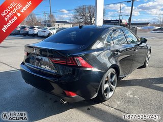 2015 Lexus IS 350 in Granby, Quebec - 3 - w320h240px