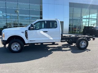 Ford F-350 SRW CHASSIS CAB XL 2024 à Charlemagne, Québec - 2 - w320h240px