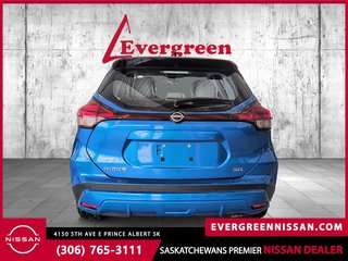 2022 Nissan Kicks SR