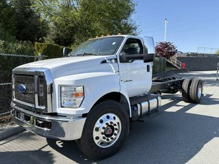 2025 Ford Super Duty F-750 Straight Frame in Surrey, British Columbia - 2 - w320h240px