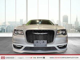 2022 Chrysler 300 TOURING L + RWD + V6 + CUIR + GPS in Pointe-Aux-Trembles, Quebec - 2 - w320h240px