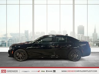 2023 Chrysler 300 TOURING L  + AWD + TOI OUVRANT PANO + CUIR in Pointe-Aux-Trembles, Quebec - 5 - w320h240px