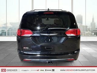2017 Chrysler Pacifica TOURING L + 8 PASSAGERS in Pointe-Aux-Trembles, Quebec - 3 - w320h240px