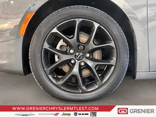 2022 Chrysler Pacifica TOURING L + T/A + ALLURE S + CUIR in Pointe-Aux-Trembles, Quebec - 6 - w320h240px
