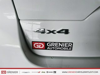 2023 Jeep Grand Cherokee LAREDO + 4X4 + TOIT OUVRANT in Pointe-Aux-Trembles, Quebec - 4 - w320h240px
