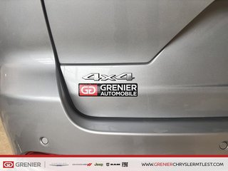 Jeep Grand Cherokee SUMMIT + 4X4 + V6 3.6L + TOIT OUVRANT PANO 2023 à Pointe-Aux-Trembles, Québec - 4 - w320h240px