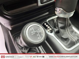 2023 Jeep Wrangler 4xe UNLIMITED SAHARA + TOIT SKY ONE TOUCH + HYBRIDE in Pointe-Aux-Trembles, Quebec - 5 - w320h240px