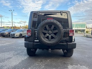 Jeep Wrangler Unlimited Sahara 2017 à Pointe-Aux-Trembles, Québec - 6 - w320h240px