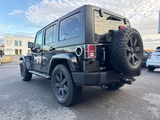 Jeep Wrangler Unlimited Sahara 2017 à Pointe-Aux-Trembles, Québec - 3 - w320h240px