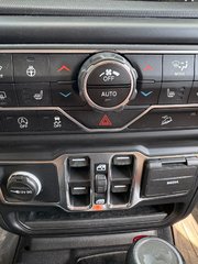 Jeep Wrangler UNLIMITED SAHARA CUIR FULL 2021 à Pointe-Aux-Trembles, Québec - 4 - w320h240px