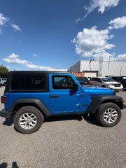 Jeep Wrangler Sport S 2023 à Pointe-Aux-Trembles, Québec - 2 - w320h240px