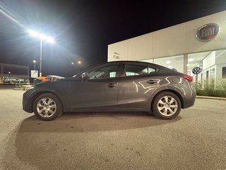 2018 Mazda Mazda3 GX in Pointe-Aux-Trembles, Quebec - 3 - w320h240px