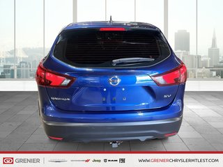 2018 Nissan Qashqai SV + TOIT OUVRANT + ATTACHE-REMORQUE in Pointe-Aux-Trembles, Quebec - 3 - w320h240px