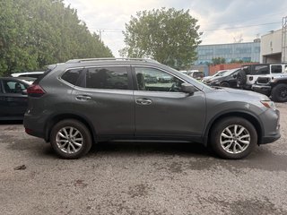 Nissan Rogue SV 2020 à Pointe-Aux-Trembles, Québec - 2 - w320h240px