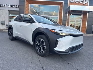 Toyota bZ4X XLE AWD 2023 à Pointe-Aux-Trembles, Québec - 5 - w320h240px