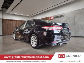 2018 Toyota Camry LE in Pointe-Aux-Trembles, Quebec - 4 - w320h240px
