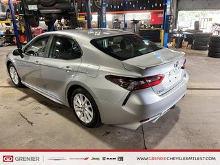 2024 Toyota Camry SE + CUIR + CARPLAY in Pointe-Aux-Trembles, Quebec - 4 - w320h240px