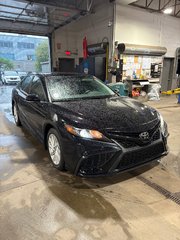 Toyota Camry SE AWD 2024 à Pointe-Aux-Trembles, Québec - 2 - w320h240px