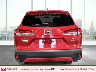 2022 Toyota COROLLA CROSS LE + AWD + CLIMATISATION + AIDE AU SUIVI DE VOIE in Pointe-Aux-Trembles, Quebec - 3 - w320h240px