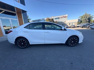 2016 Toyota Corolla in Pointe-Aux-Trembles, Quebec - 6 - w320h240px