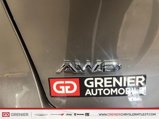 2023 Toyota CROWN XLE + HYBRIDE + TOIT DE VERRE PANO in Pointe-Aux-Trembles, Quebec - 4 - w320h240px