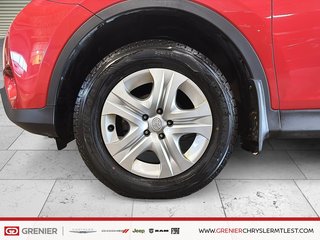 Toyota RAV4 LE + AWD + AUTOMATIQUE + GROUPE ELECTRIQUE 2015 à Pointe-Aux-Trembles, Québec - 6 - w320h240px