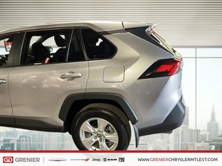 Toyota RAV4 LE + AWD + CARPLAY + GPS 2023 à Pointe-Aux-Trembles, Québec - 5 - w320h240px