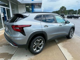2025 Chevrolet Trax LT in Edmundston, New Brunswick - 5 - w320h240px