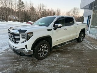 2022 GMC Sierra 1500 SLT in Edmundston, New Brunswick - 4 - w320h240px