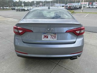 2016 Hyundai Sonata 2.4L GL in Edmundston, New Brunswick - 6 - w320h240px