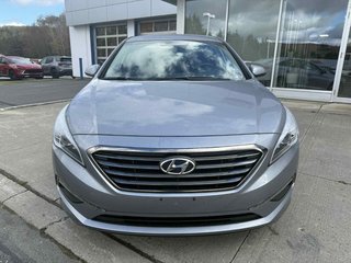 2016 Hyundai Sonata 2.4L GL in Edmundston, New Brunswick - 3 - w320h240px