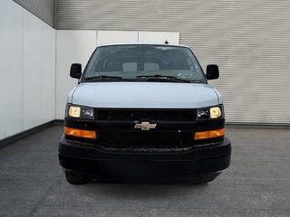 2022 Chevrolet Express Cargo Van LWB in Drummondville, Quebec - 2 - w320h240px