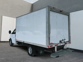 2024 Chevrolet Express Commercial Cutaway in Drummondville, Quebec - 4 - w320h240px