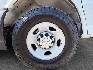 2023 Chevrolet EXPRESS CUTAWAY 3500 BASE in Drummondville, Quebec - 6 - w320h240px