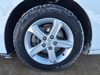 2024 Chevrolet Malibu LS in Drummondville, Quebec - 6 - w320h240px