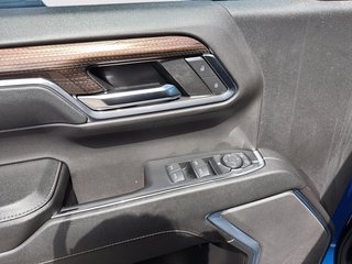 2024 Chevrolet Silverado 1500 RST in Drummondville, Quebec - 10 - w320h240px